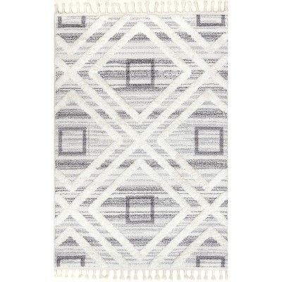 Nuloom Dae Geometric High/low Tasseled Area Rug 4' X 6' In Gray : Target