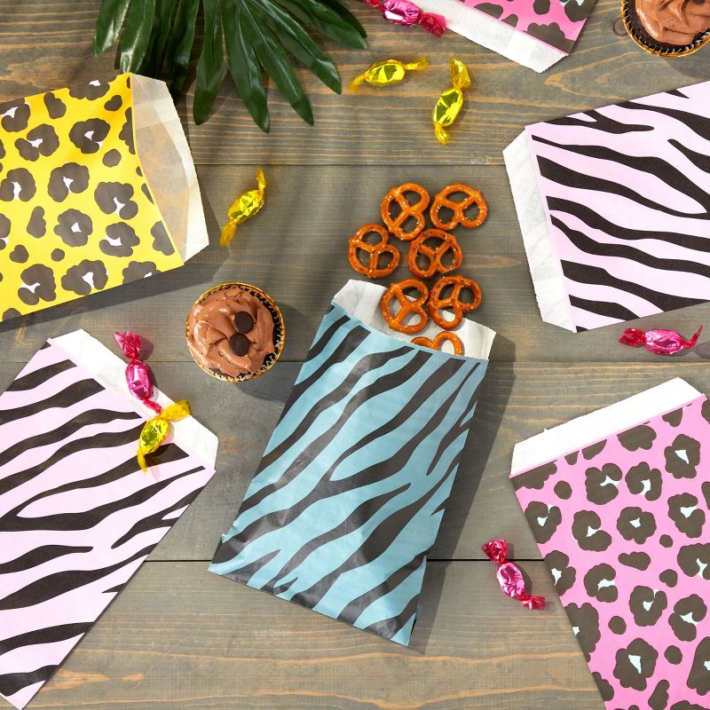 Blue Panda 100 Pack Animal Print Paper Goodie Treat Bags for Safari kids Birthday Party Favors, 4 Designs, 5 x 7.5 In, 2 of 8