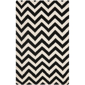 Dhurries DHU557 Hand Woven Flat Weave Indoor Rugs - Safavieh - 1 of 4