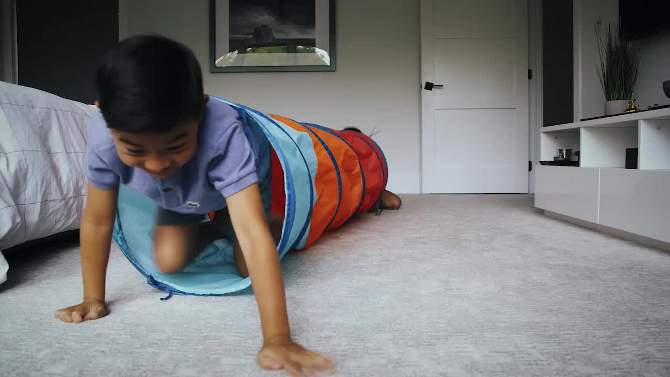 Chuckle &#38; Roar Pop-up Play Tunnel, 2 of 10, play video