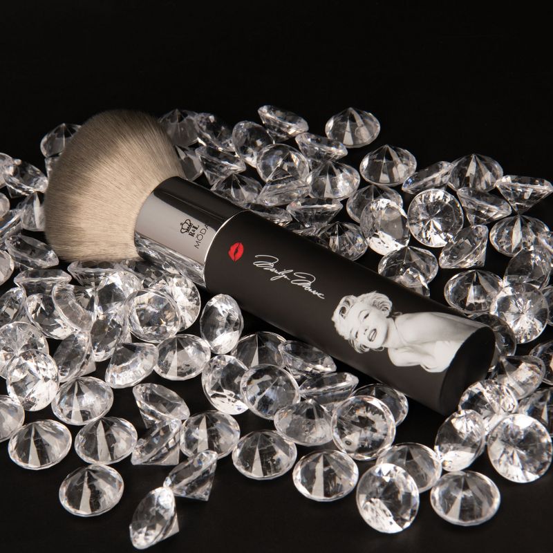 Marilyn Monroe x MODA Brush Big-Time Bombshell Round Powder Makeup Brush, 3 of 6