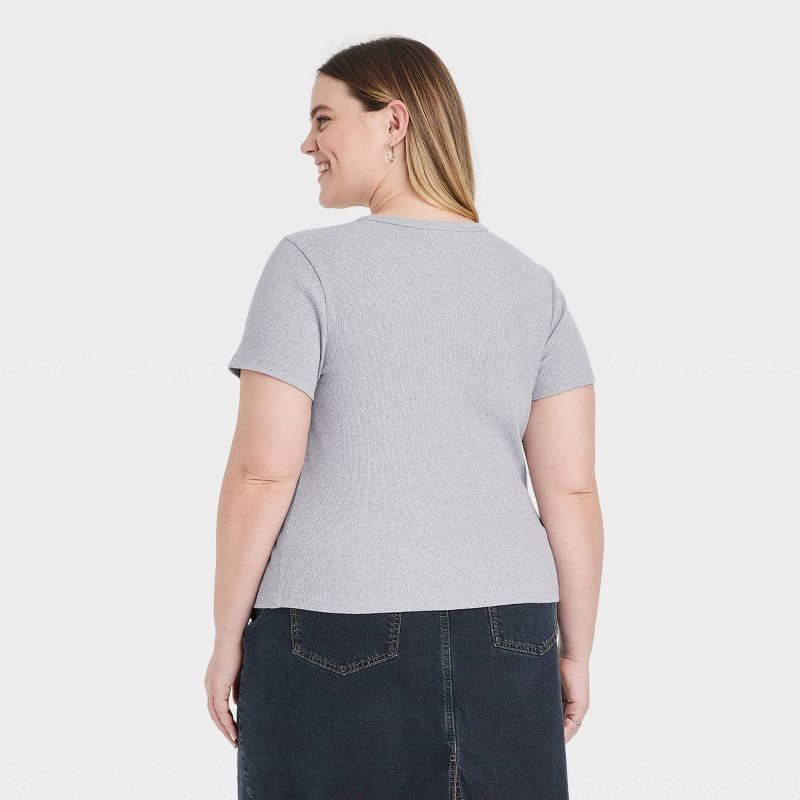 Women's Shrunken Short Sleeve T-Shirt - Universal Thread™ , 2 of 4