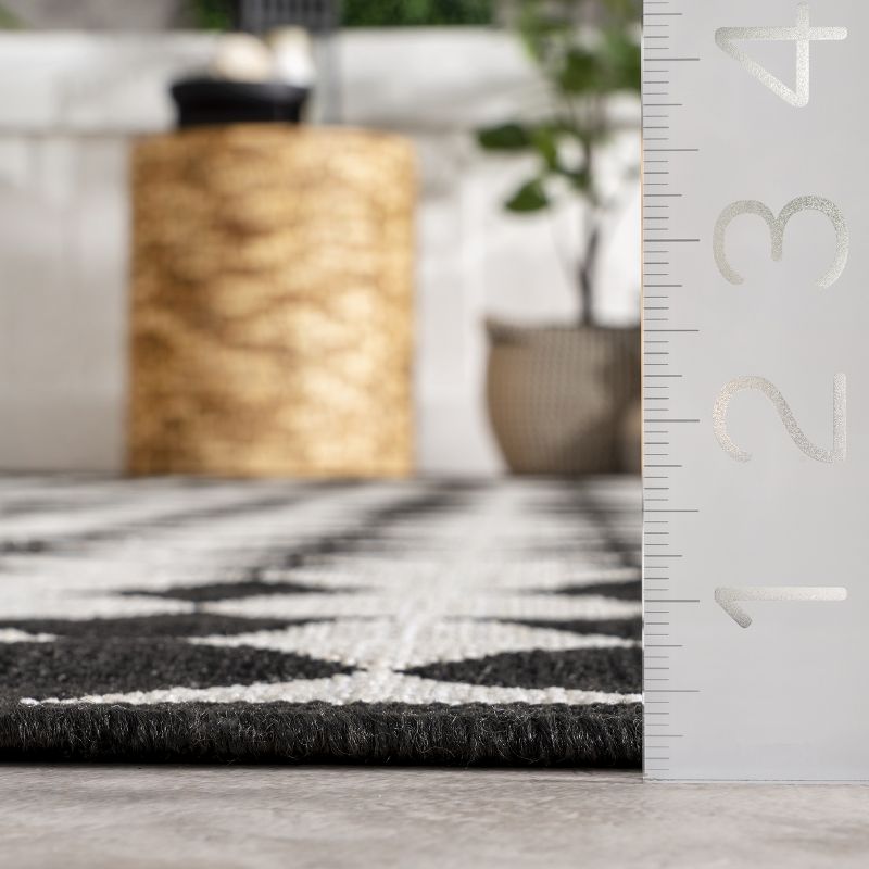 nuLOOM Valery Black & White Checkered Indoor and Outdoor Patio Area Rug, 3 of 10