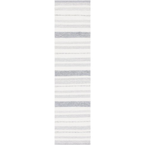 Safavieh Montauk MTK720A 2'3 x 3'9 Ivory / Grey Area Rug