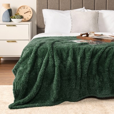 Emerald Green Sherpa Fleece Throw Blanket for Couch and Bed