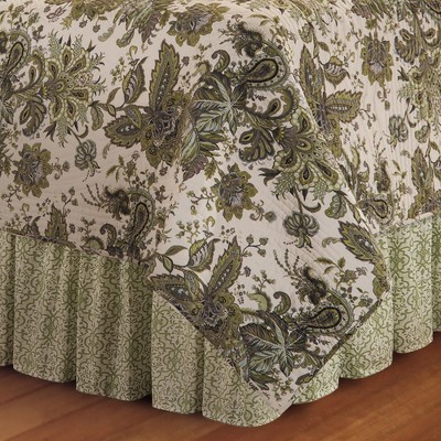 Ivory and Green Cotton Reversible Full Quilt Set