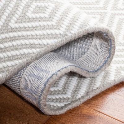 Light Grey and Ivory Hand-Hooked Wool 8' x 10' Area Rug