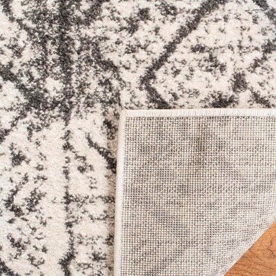 Adirondack Silver and Black Geometric Area Rug 2'6" x 4'