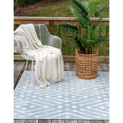 Light Blue Geometric 4' x 6' Synthetic Outdoor Area Rug
