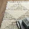 Oriental Weavers Axis AX05A Ivory/ Multi Indoor Area Rug - 2'3" x 7'6" - 3 of 4