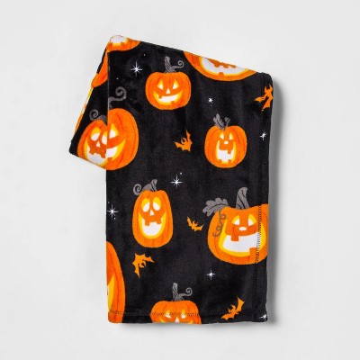 Pumpkin and Bat Halloween Throw Blanket Orange - Hyde & EEK! Boutique™