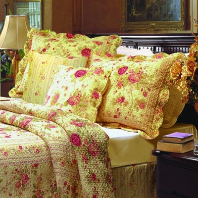 Antique Rose Full Cotton Reversible Quilt Set, Red Floral