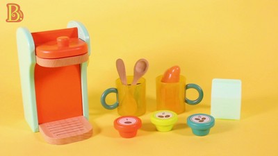 B. toys- Café au Play- Pretend Play Wooden Coffee Maker for Kids- Wooden  Coffee Machine Set – 10 Pretend Play Accessories – Kitchen Play Set – 2  Years