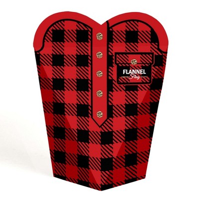 Big Dot of Happiness Flannel Fling Before the Ring - Buffalo Plaid Bachelorette Party Favors - Gift Heart Shaped Favor Boxes for Women - Set of 12