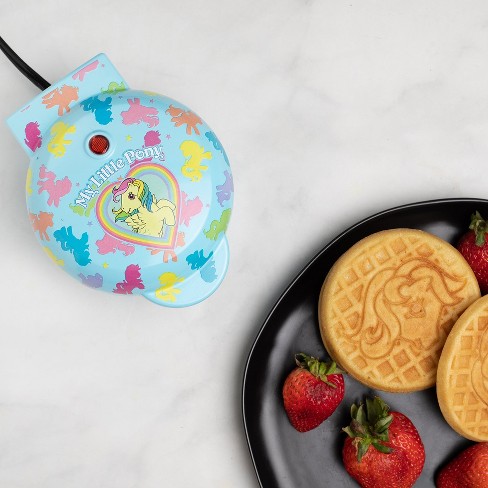 Uncanny Brands Cookie Monster Mini Waffle Maker - Sesame Street Kitchen  Appliance