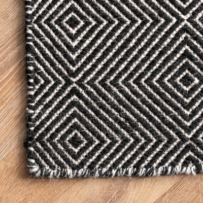Handmade Black Geometric Wool 6' x 9' Area Rug