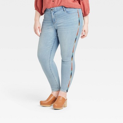 Women's Mid-Rise Embroidered Skinny Jeans - Knox Rose™ Light Wash