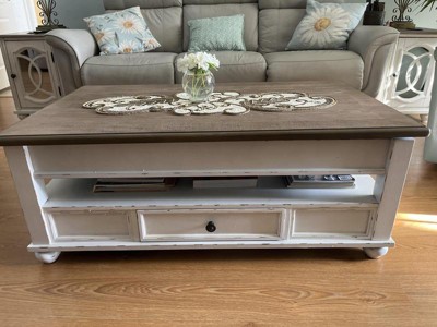 Realyn Coffee Table