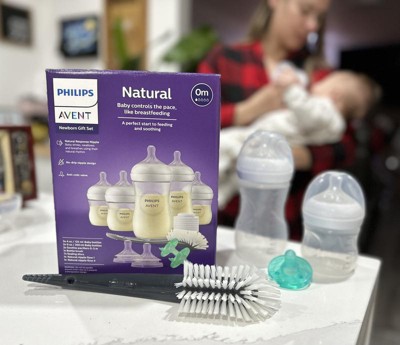 Philips Avent Natural Baby Bottle with Natural Response Nipple - Baby Gift  Set With Snuggle - Blue - 8pc