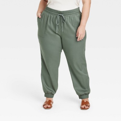 Olive Solid Joggers Pants – Unclaimed Baggage