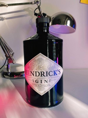 : - Bottle 750ml Target Gin Hendrick\'s