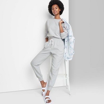 Women's Petite Sweatpants And Sweatshirts on Women Guides