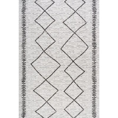 Ivory Diamond Trellis 5' x 8' Synthetic Indoor/Outdoor Rug