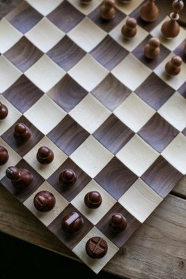 Jogo de Xadrez Premium Wobble Chess - Umbra - Jogos - Magazine Luiza