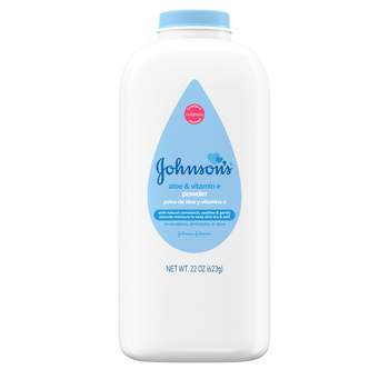 Johnson's Naturally Derived Cornstarch Baby Powder, Aloe & Vitamin E for Delicate Skin - 22oz