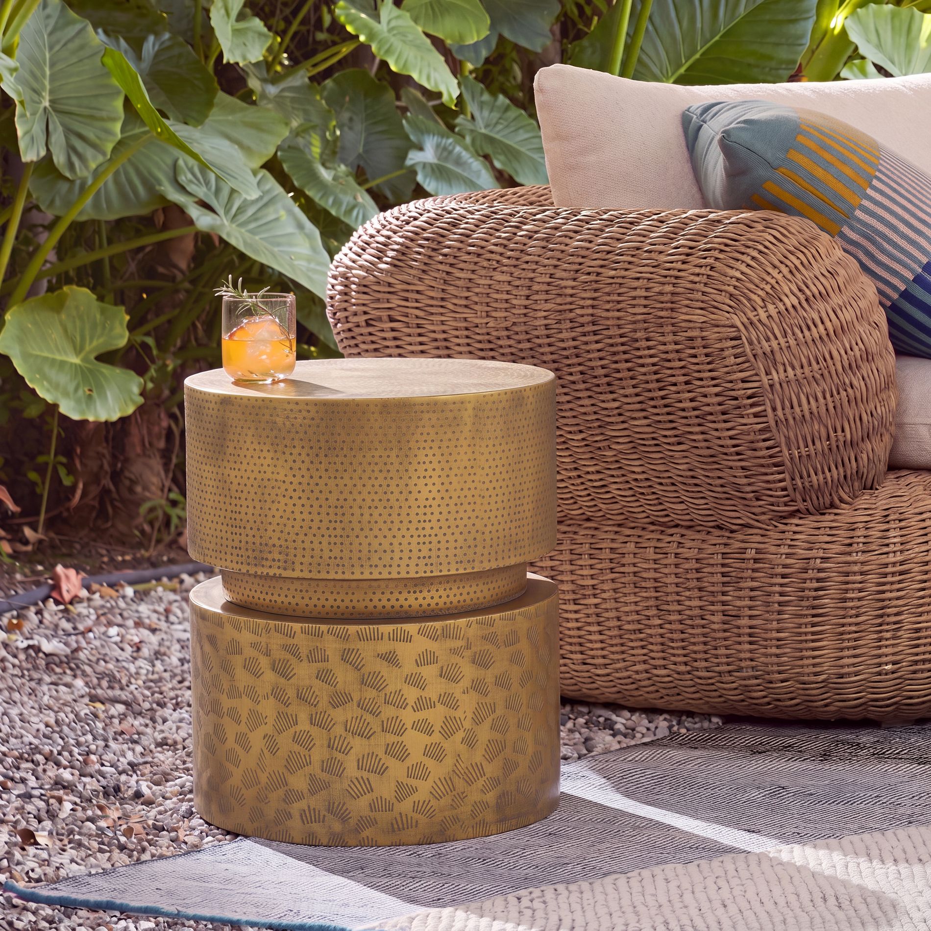 ModernLuxe End Table Luxury Hammered Iron Accent Side Table, Cylindrical-Shaped Indoor & Outdoor End Table, Antique Gold