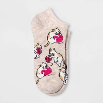 Women's Fuzzy Cats and Yarn Low Cut Socks - Xhilaration™ Oatmeal 4-10
