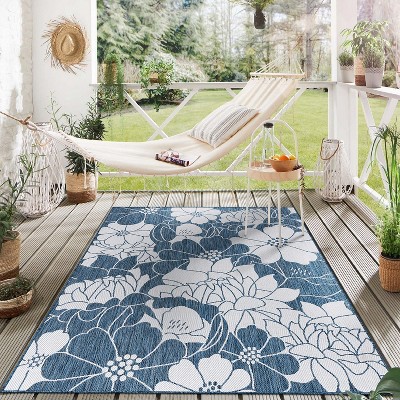 Navy and White Floral Flat Woven 5' x 7' Indoor/Outdoor Rug