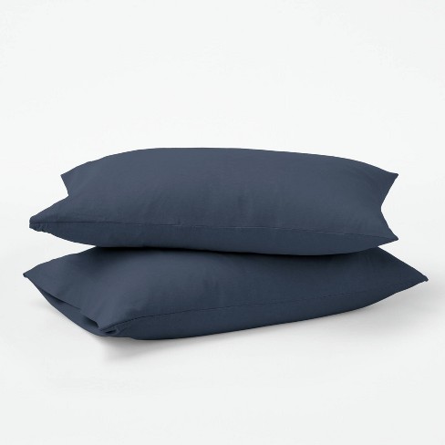 Tuft and outlet needle king pillow