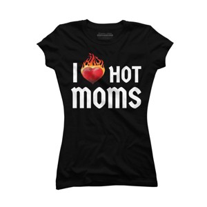 Junior's Design By Humans I Love Hot Moms Heart By Metavera T-Shirt - 1 of 2