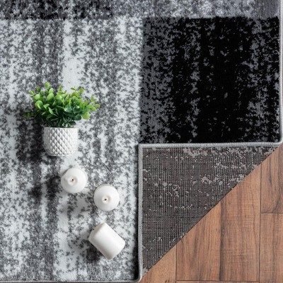 Gray Geometric 5' x 7' Stain-Resistant Synthetic Area Rug