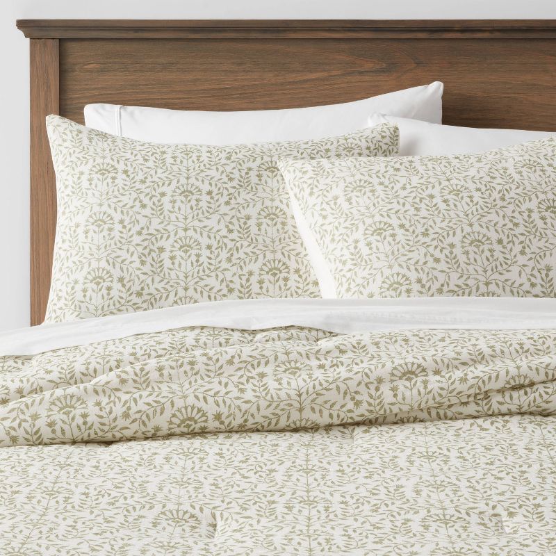 Traditional Vine Printed Cotton Comforter & Sham Set Green - Threshold™, 1 of 9