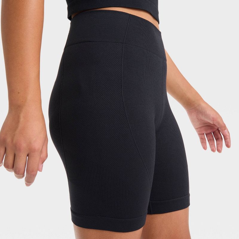 Girls&#39; Seamless Bike Shorts - All In Motion™, 4 of 7