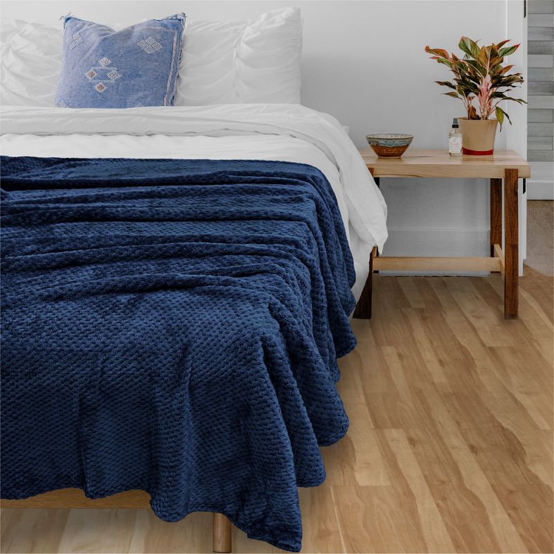 PAVILIA Soft Waffle Blanket Throw for Sofa Bed, Lightweight Plush Warm Blanket for Couch, 5 of 7