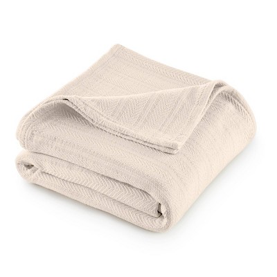Luxurious King-Sized Chevron Cotton Blanket in Ecru