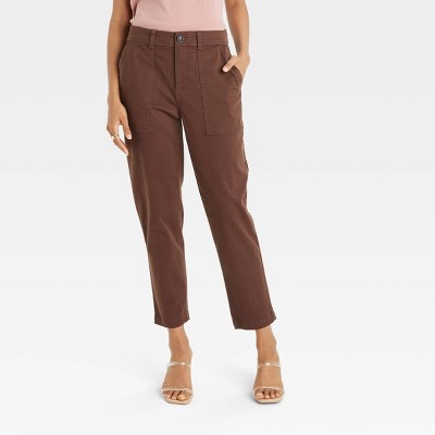 What color shirt can a woman wear with brown pants  Quora