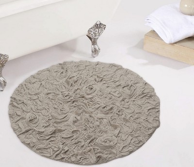 Bell Flower Collection Cotton Floral Pattern Tufted Bath Rug - Home Weavers