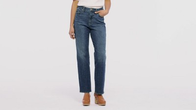 Women's High-rise Vintage Straight Jeans - Universal Thread