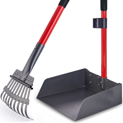 Wire rake outlet scooper for grass