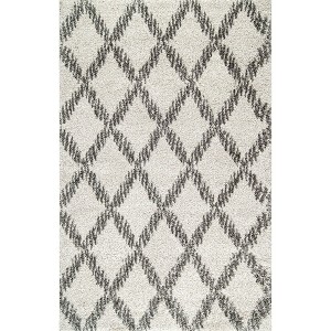 Nuloom Sharika Lattice Shaggy Indoor Area Rug - 1 of 4