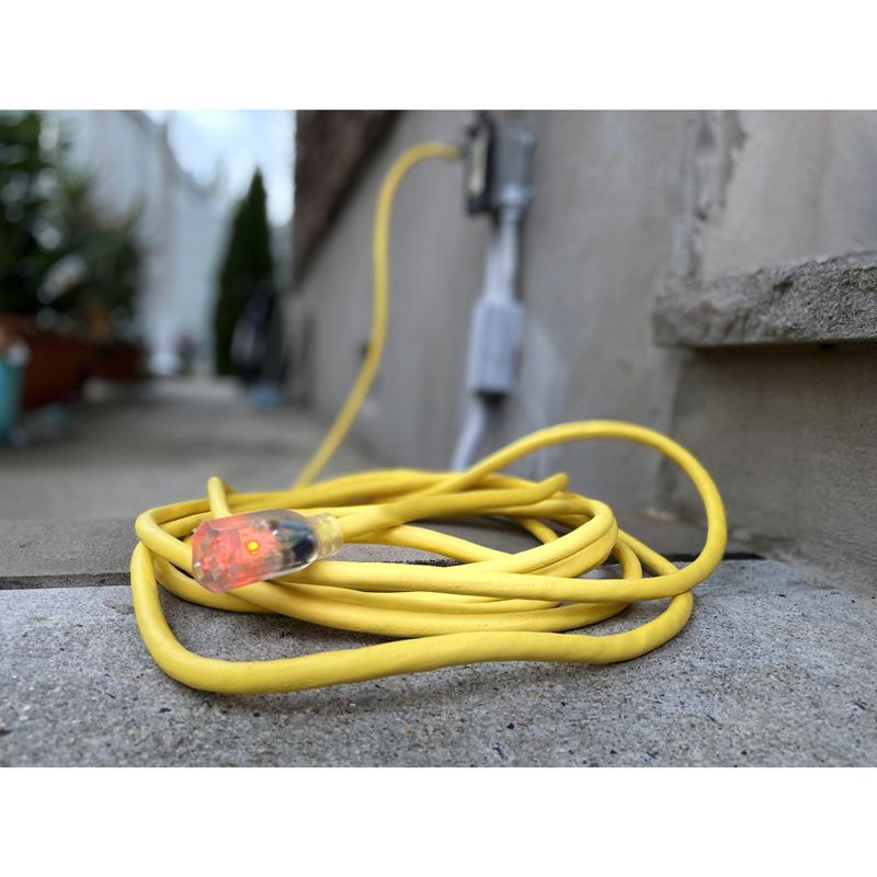 USW 12/3 Yellow Heavy Duty Extension Cords with Lighted Plug, 4 of 6