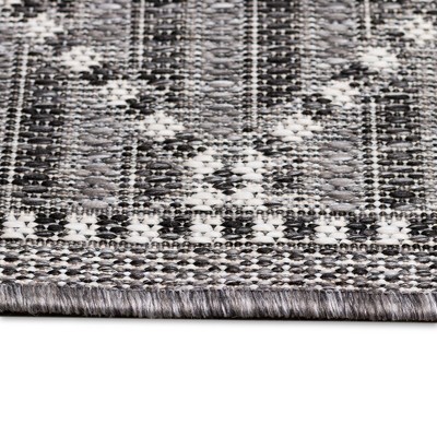 Charcoal Checker Diamond 95" Round Synthetic Area Rug