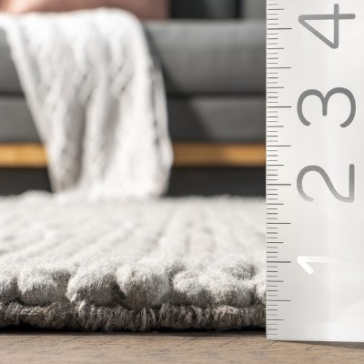 Handmade Braided Light Grey Wool 5' x 8' Area Rug