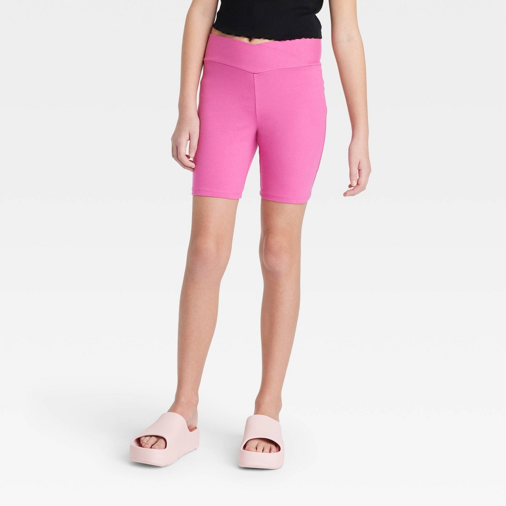 Girls' V-Waist Bike Shorts - art class™ Pink M