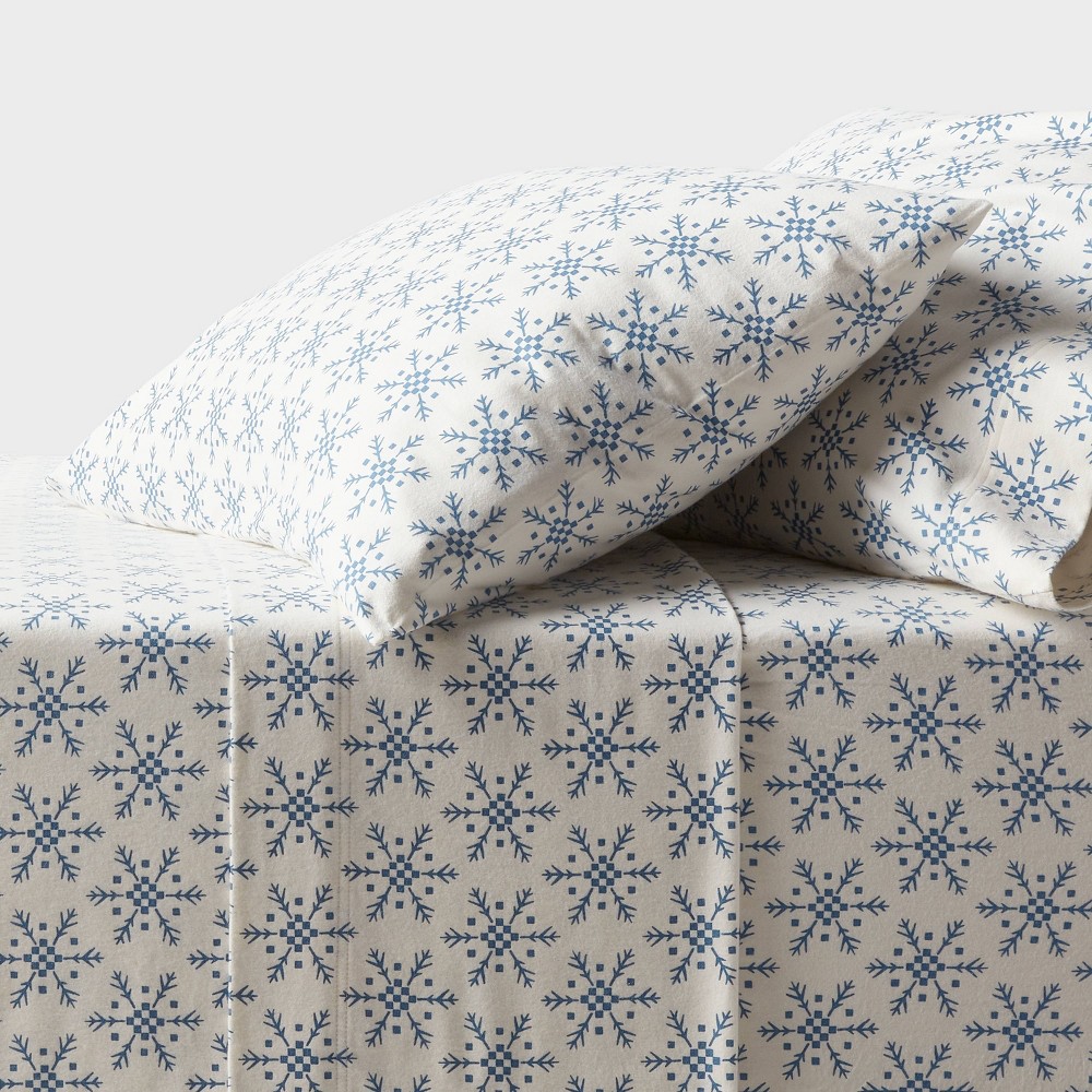 Photos - Bed Linen Twin/Twin XL Ultra Soft Holiday Flannel Ivory/Blue Snowflake - Threshold™