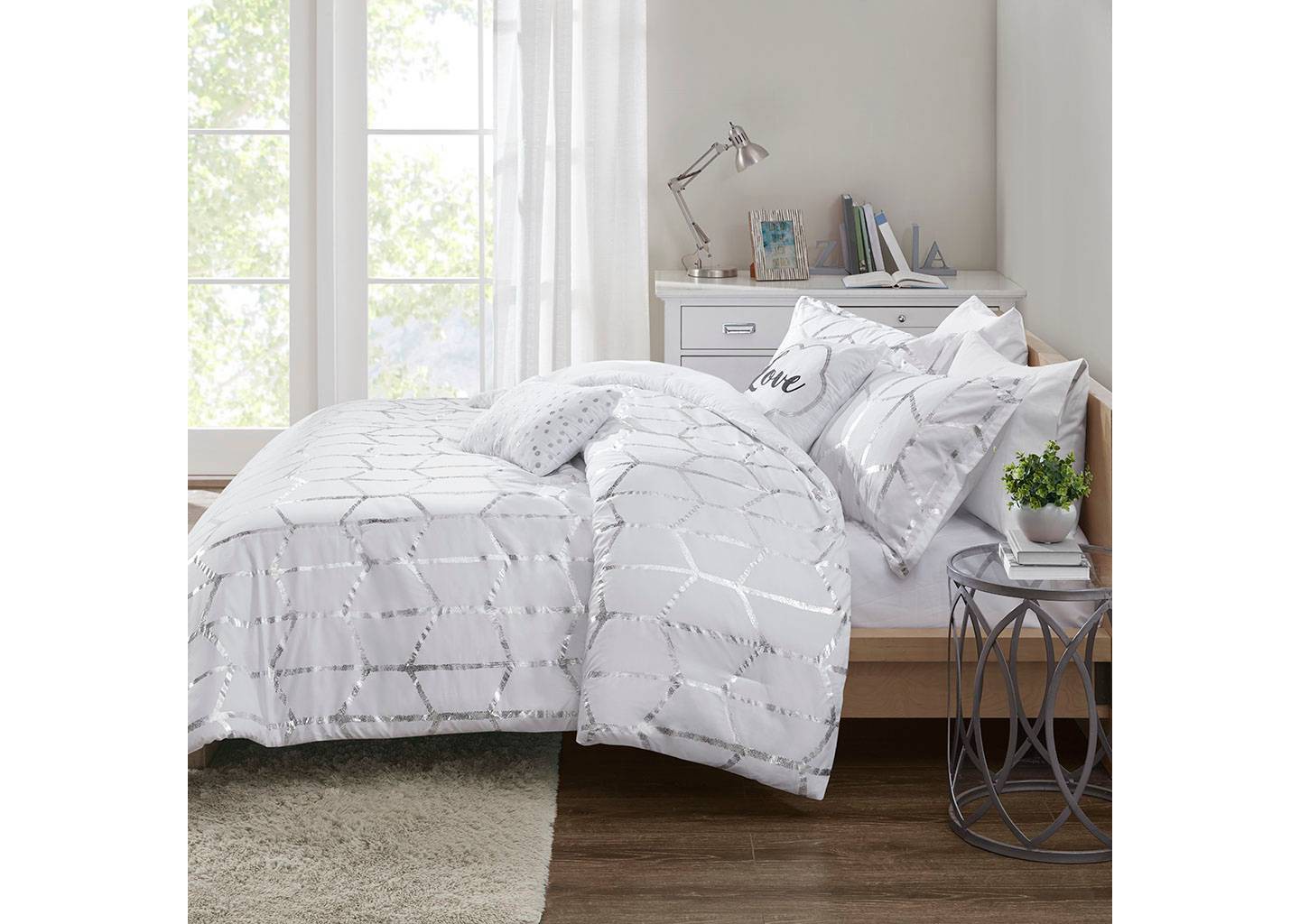 Комплект с одеялом Intelligent Design Twin/Twin XL 4pc Arielle Metallic Printed Comforter Set White/Silver: Hypoallergenic Geometric Bedding, Microfiber, Contemporary, цвет: Белый — фото 3